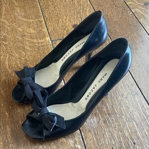 Marc Jacobs Elegant Black Peep Toe Heels